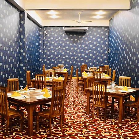 Hotel Summer Haven Полоннарува Екстер'єр фото