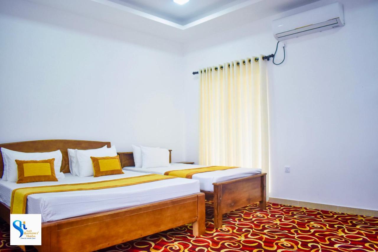 Hotel Summer Haven Полоннарува Екстер'єр фото