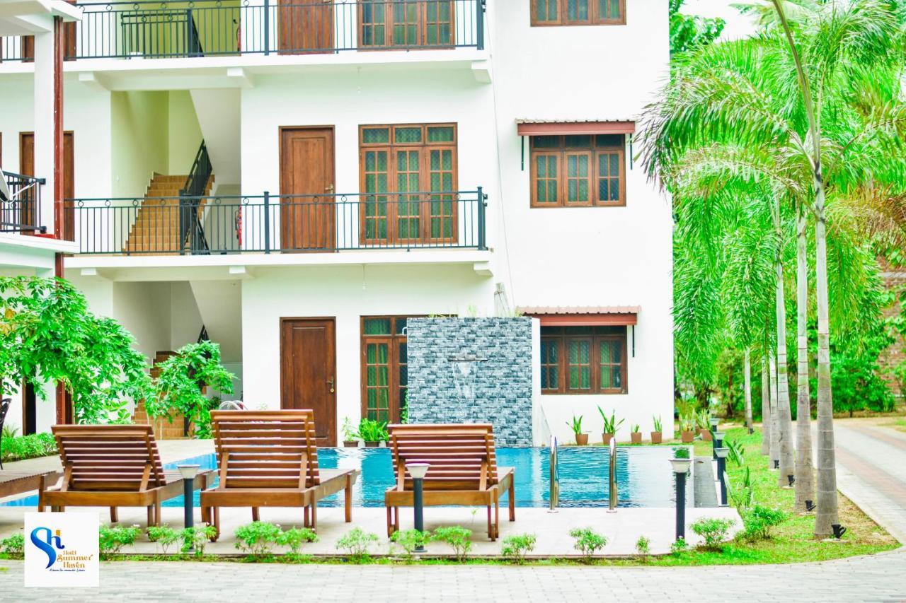 Hotel Summer Haven Полоннарува Екстер'єр фото